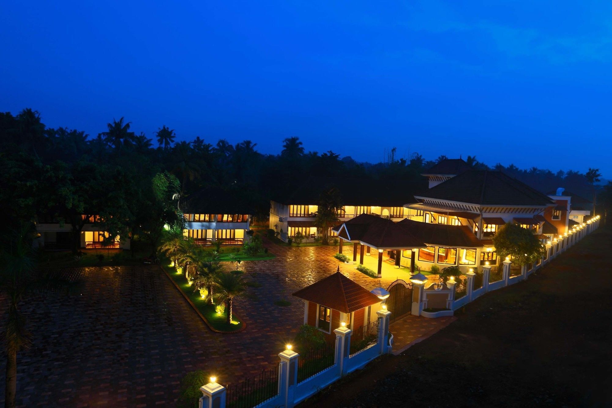 Nihara Resort And Spa Kochi Екстериор снимка