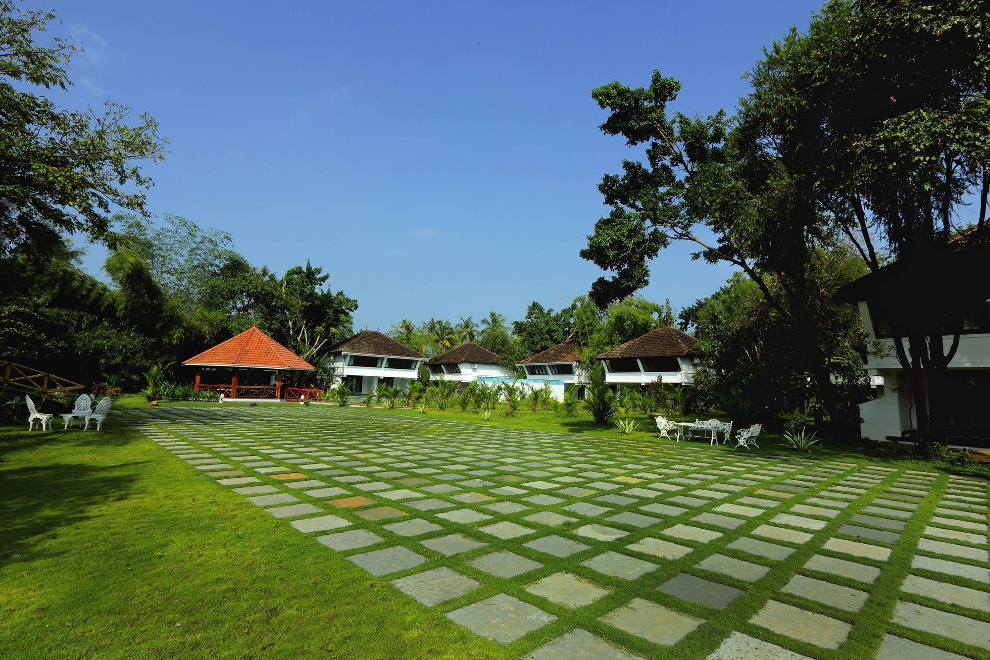 Nihara Resort And Spa Kochi Екстериор снимка